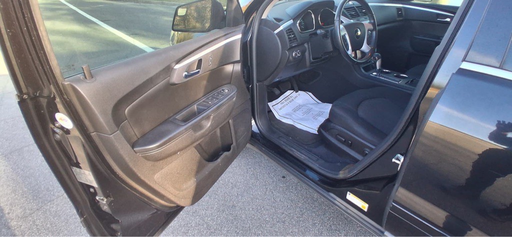 2011 Chevrolet Traverse Image 14