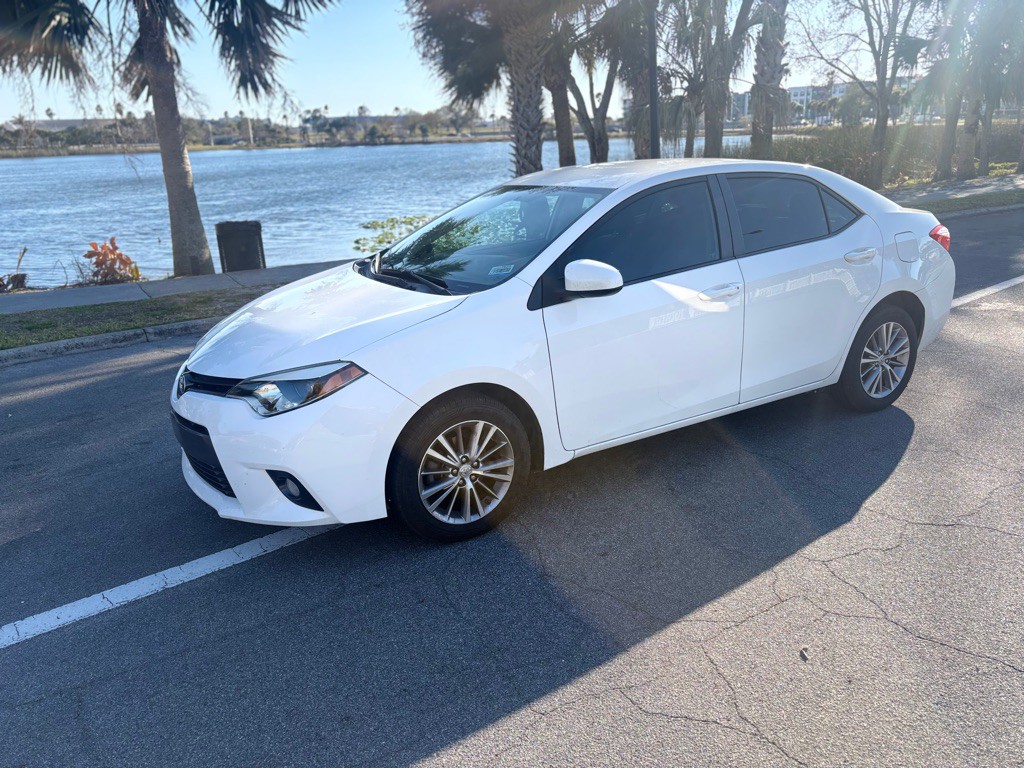 2015 Toyota Corolla Image 2