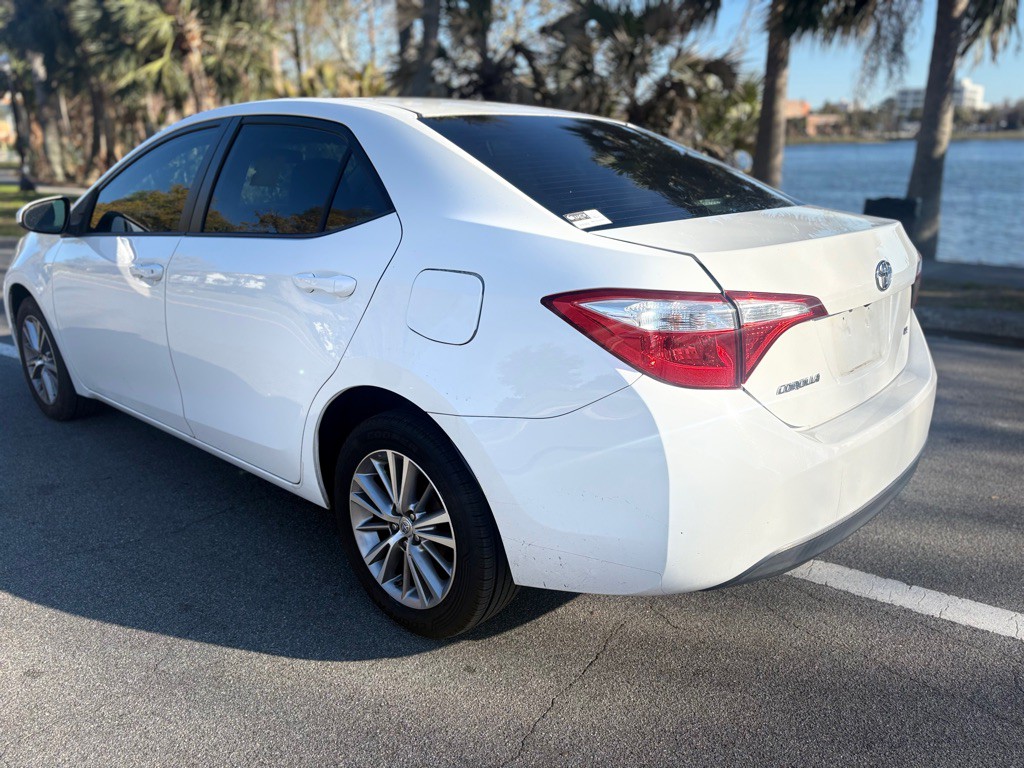 2015 Toyota Corolla Image 9