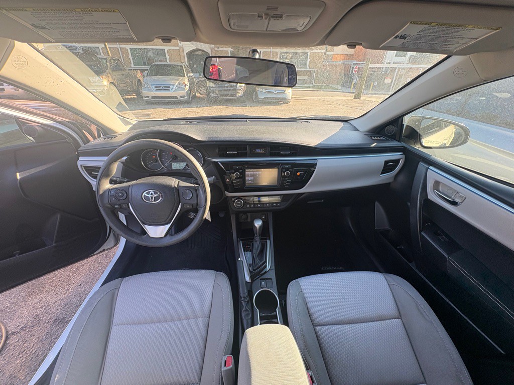 2015 Toyota Corolla Image 10