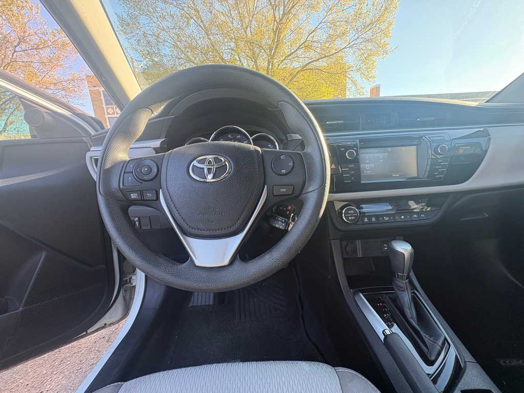 2015 Toyota Corolla Image 11