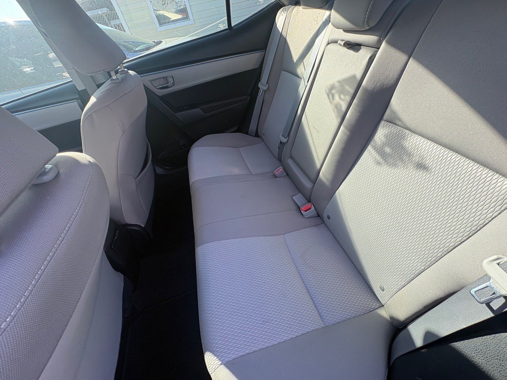 2015 Toyota Corolla Image 13