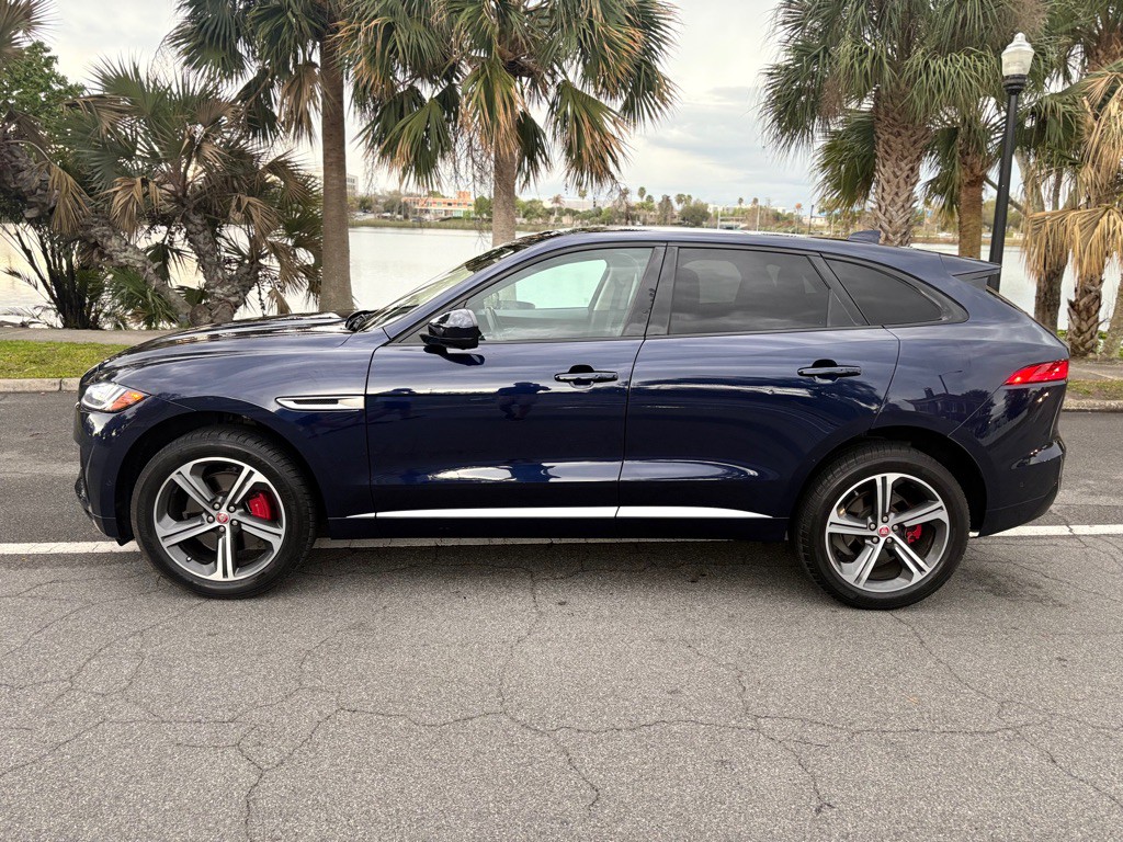 2017 Jaguar F-PACE Image 4
