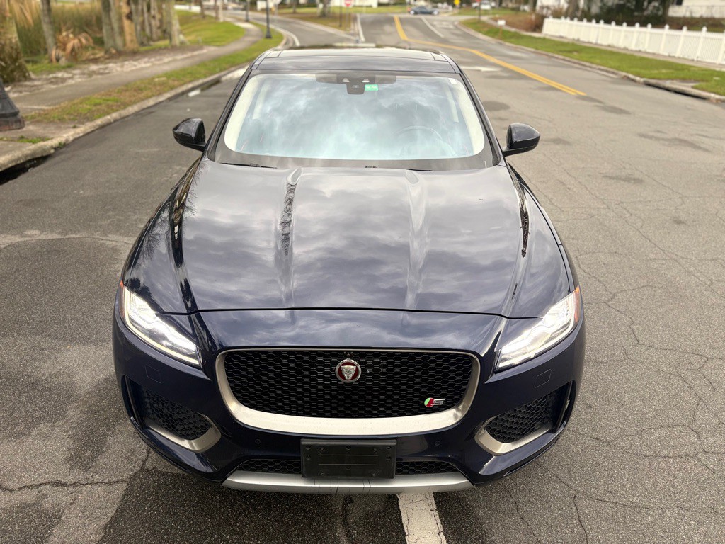 2017 Jaguar F-PACE Image 6