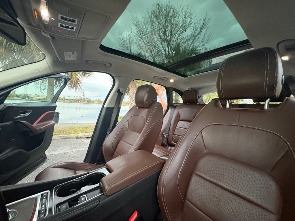 2017 Jaguar F-PACE Image 19