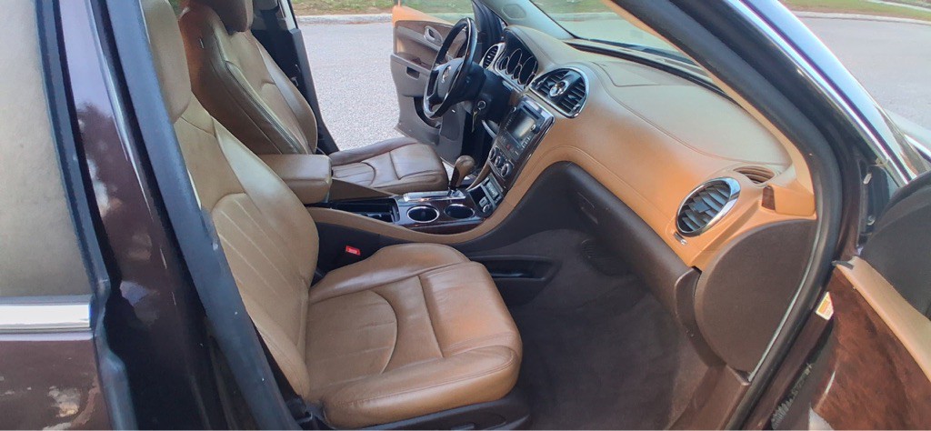 2016 Buick Enclave Image 2