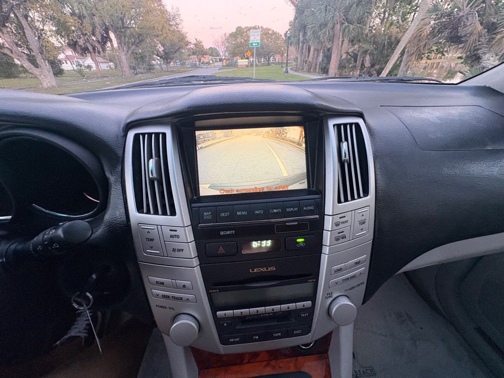 2009 Lexus RX Image 16