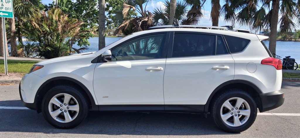 2013 Toyota Rav4 Image 1