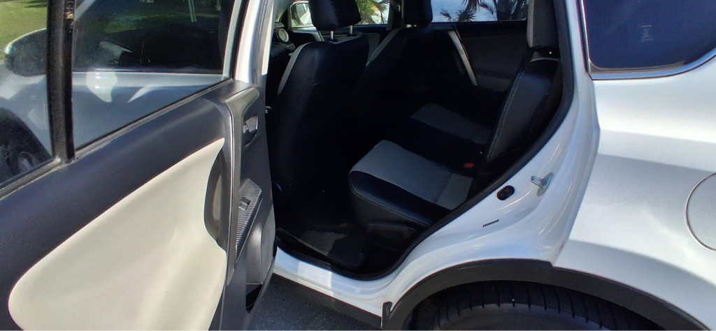 2013 Toyota Rav4 Image 12