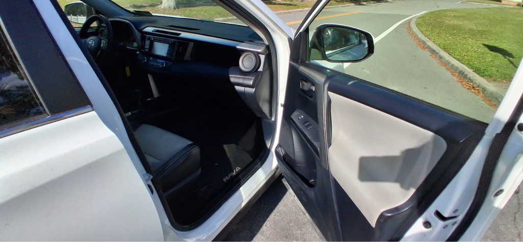 2013 Toyota Rav4 Image 18