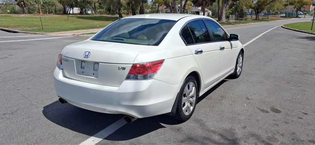 2010 Honda Accord Image 4