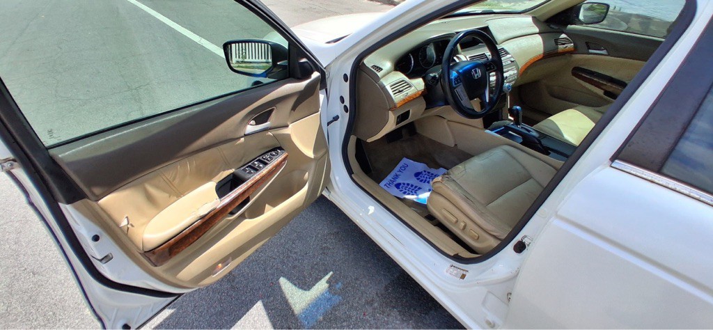 2010 Honda Accord Image 9