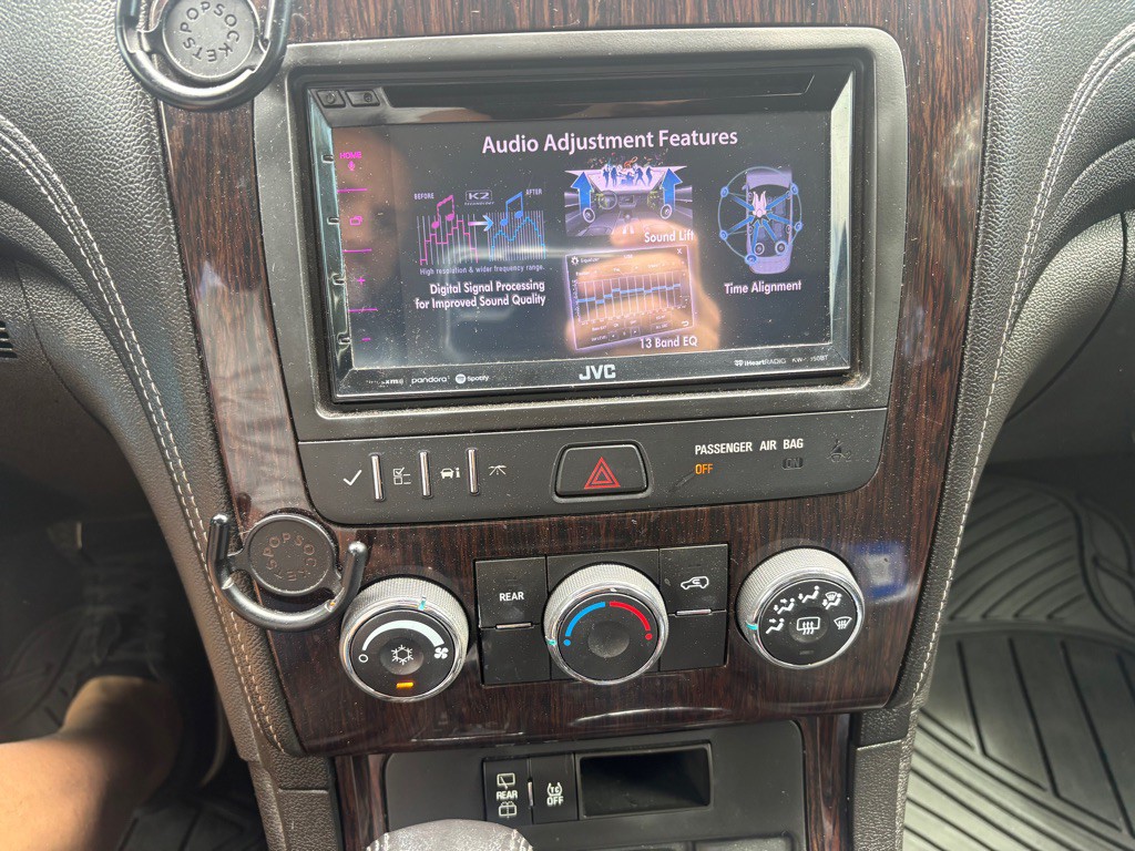 2017 Chevrolet Traverse Image 16