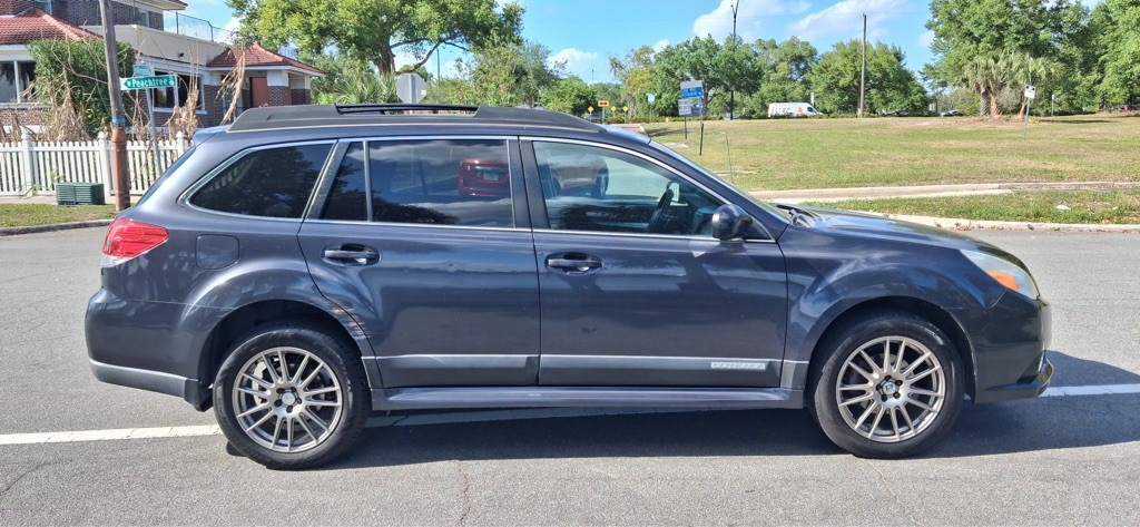 2012 Subaru Outback Image 13
