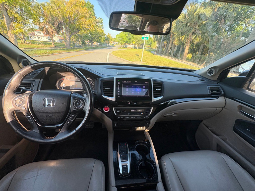 2016 Honda Pilot Image 16