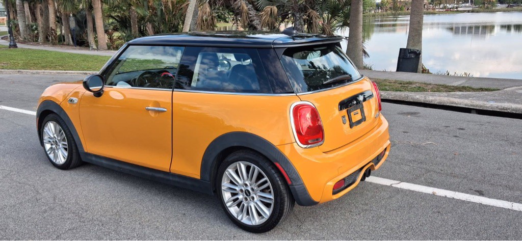 2014 MINI Cooper Image 7