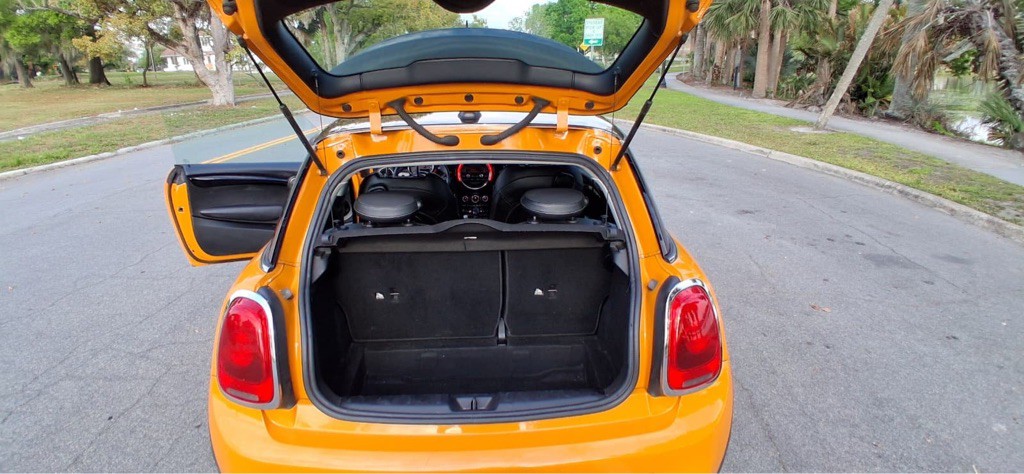 2014 MINI Cooper Image 11