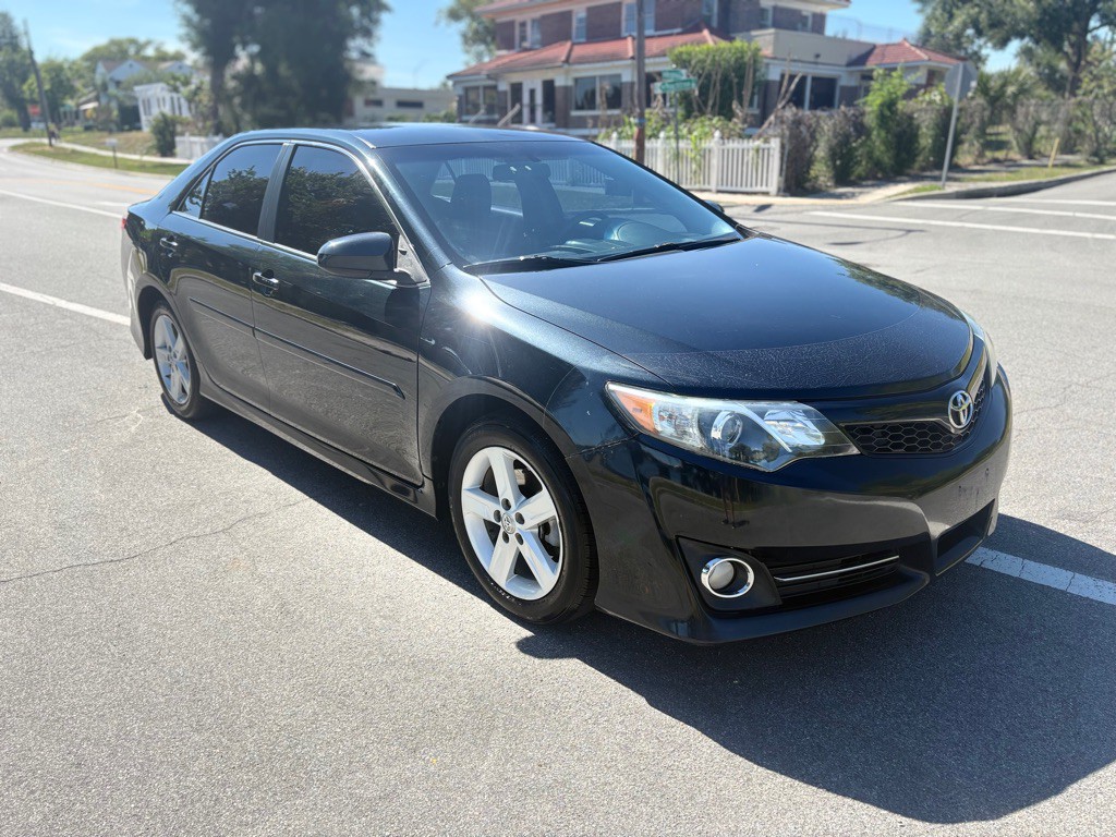 2013 Toyota Camry Image 5