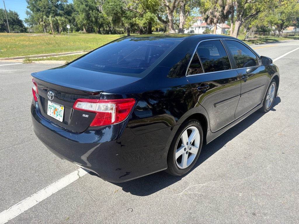 2013 Toyota Camry Image 6