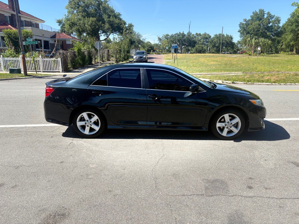 2013 Toyota Camry Image 7