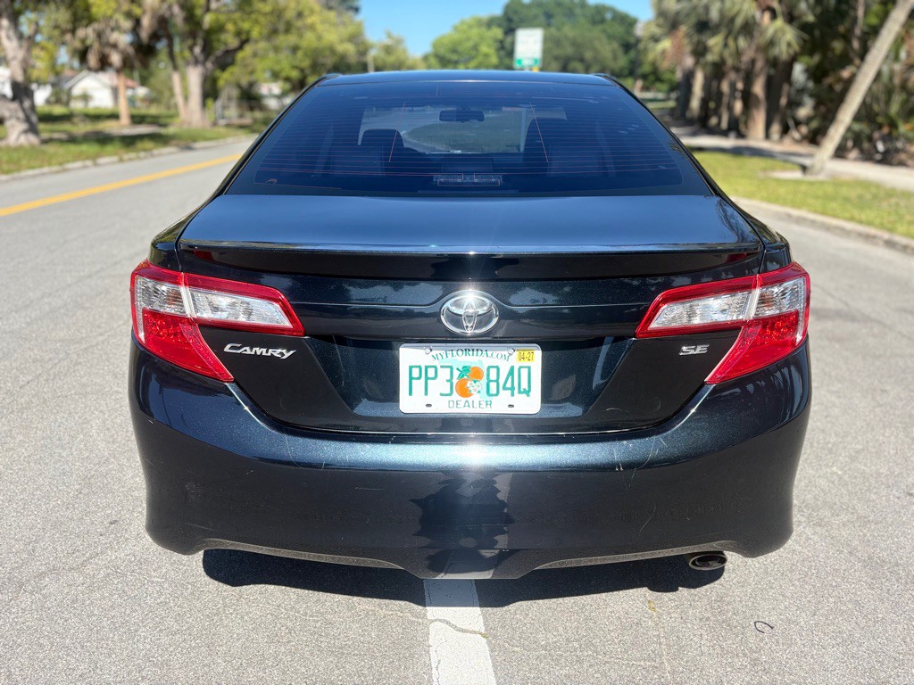 2013 Toyota Camry Image 8