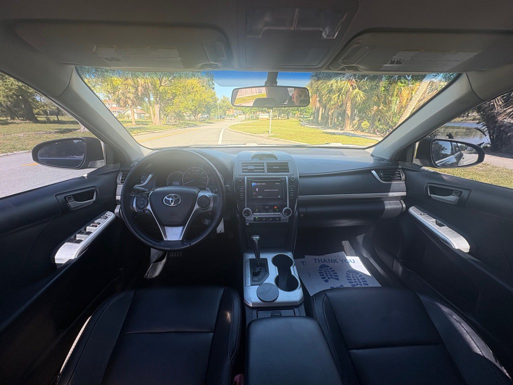 2013 Toyota Camry Image 12