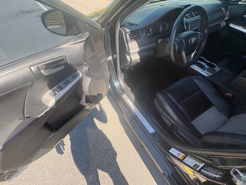 2013 Toyota Camry Image 14