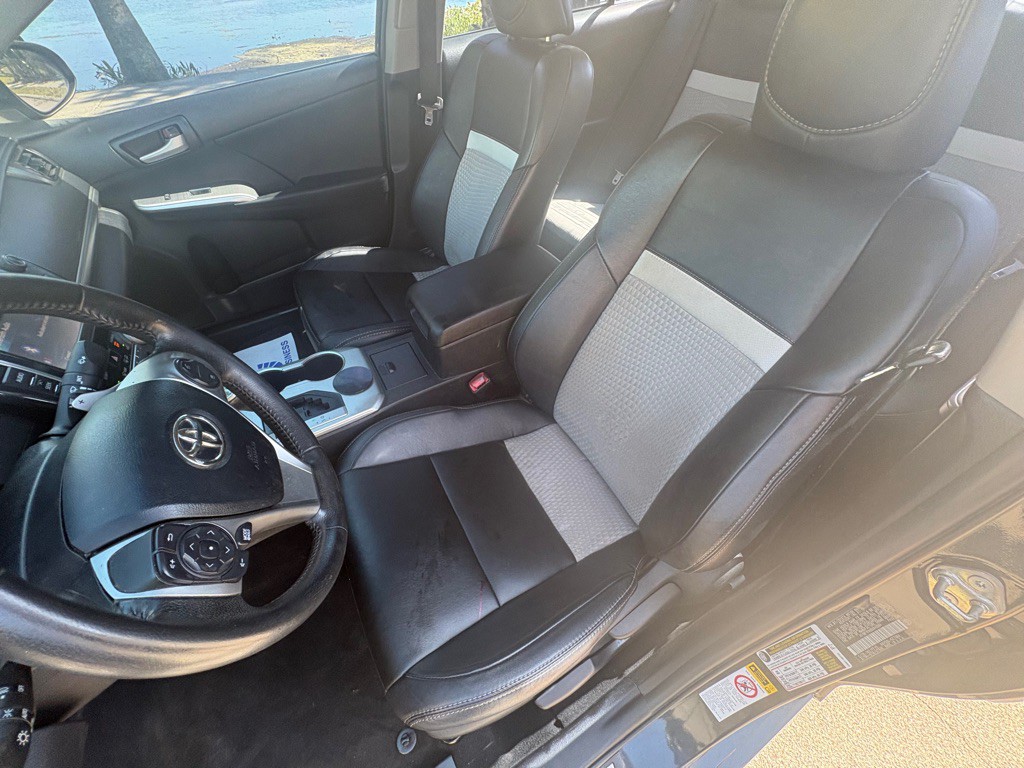 2013 Toyota Camry Image 17