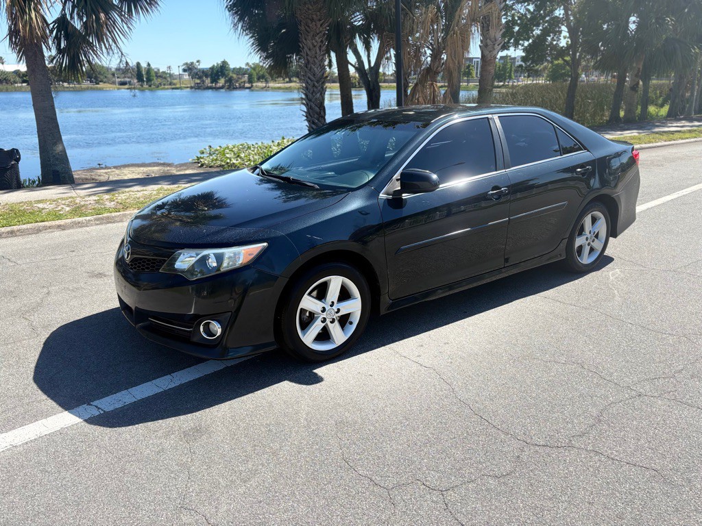 2013 Toyota Camry Image 3