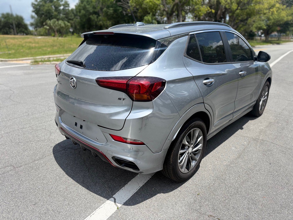 2022 Buick Enclave Image 7