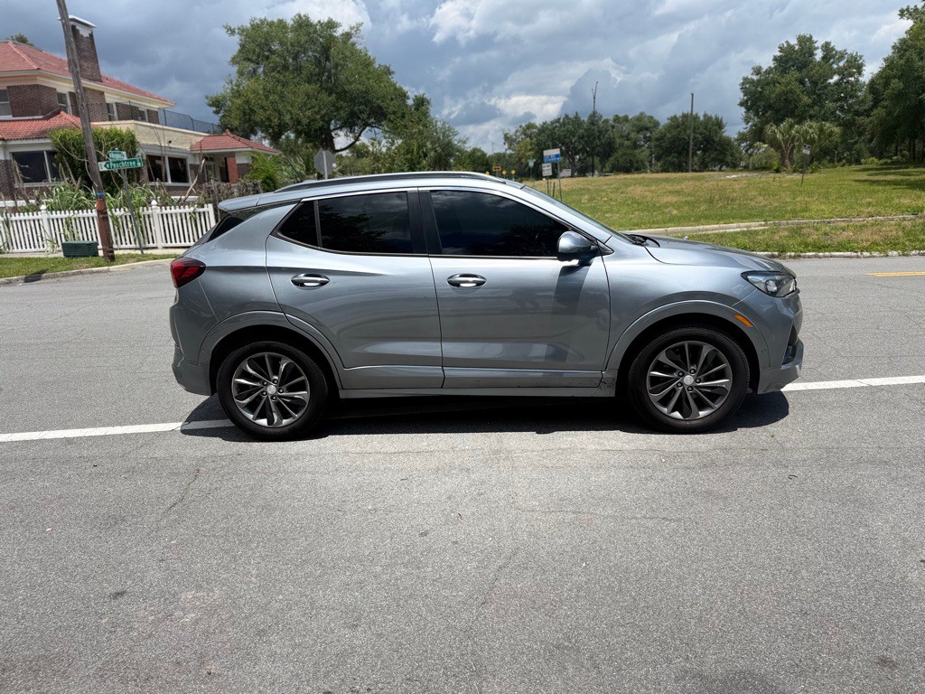 2022 Buick Enclave Image 8