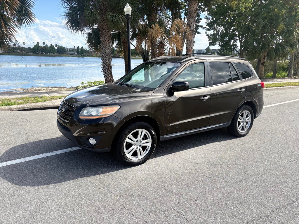 2011 Hyundai Santa Fe Image 2