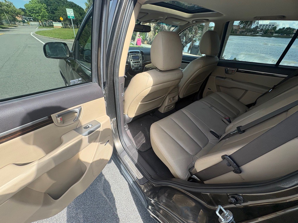 2011 Hyundai Santa Fe Image 10