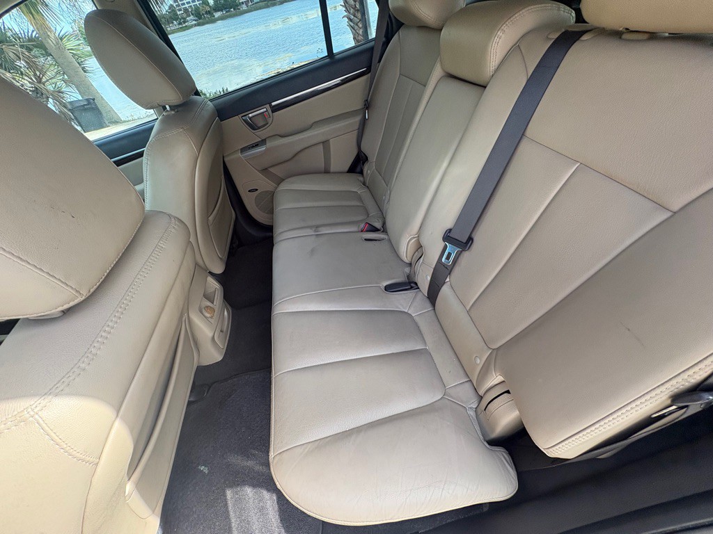 2011 Hyundai Santa Fe Image 12