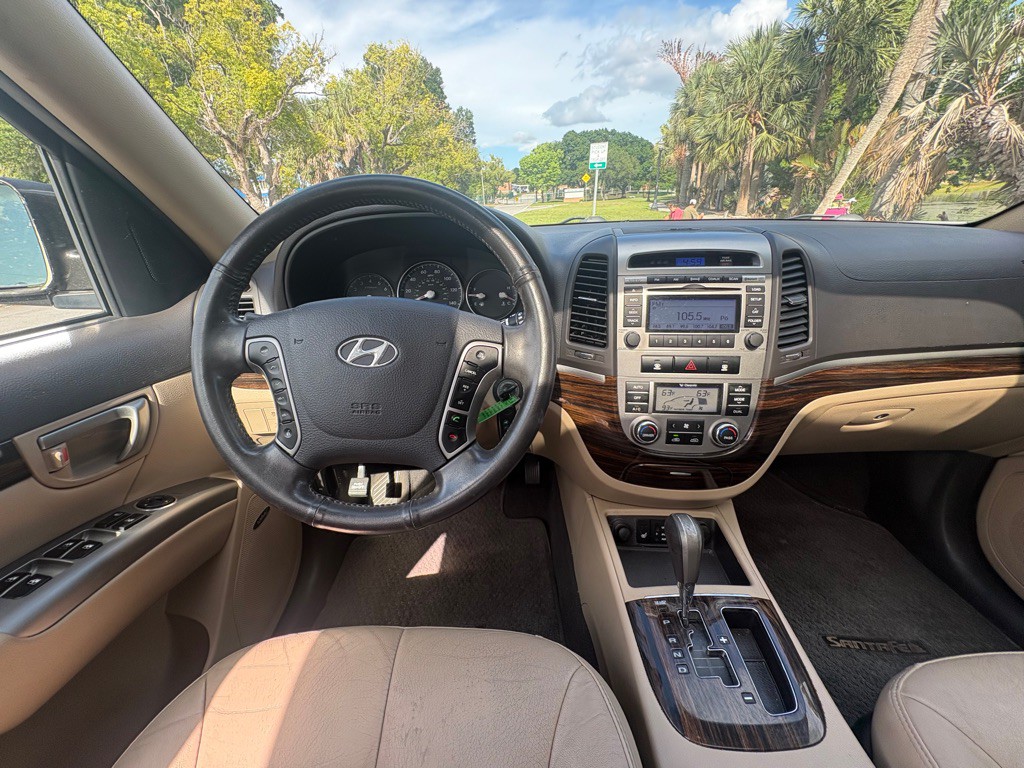 2011 Hyundai Santa Fe Image 13