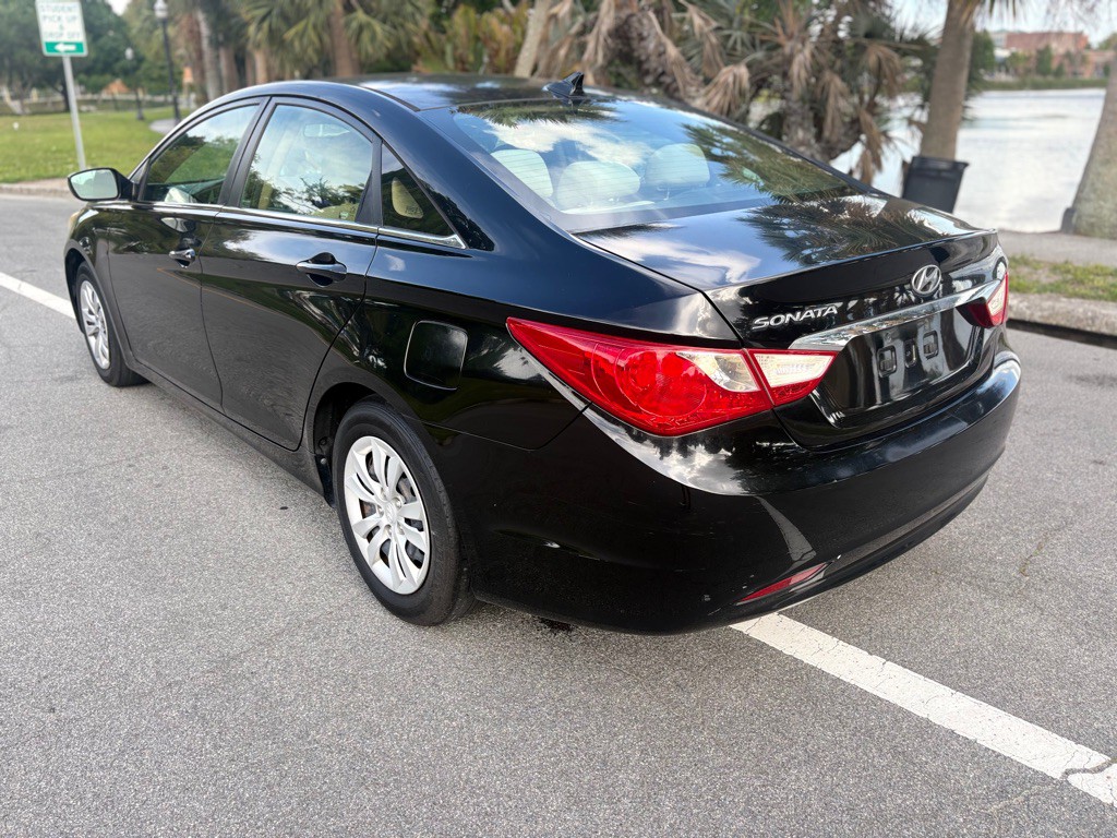 2011 Hyundai Sonata Image 9