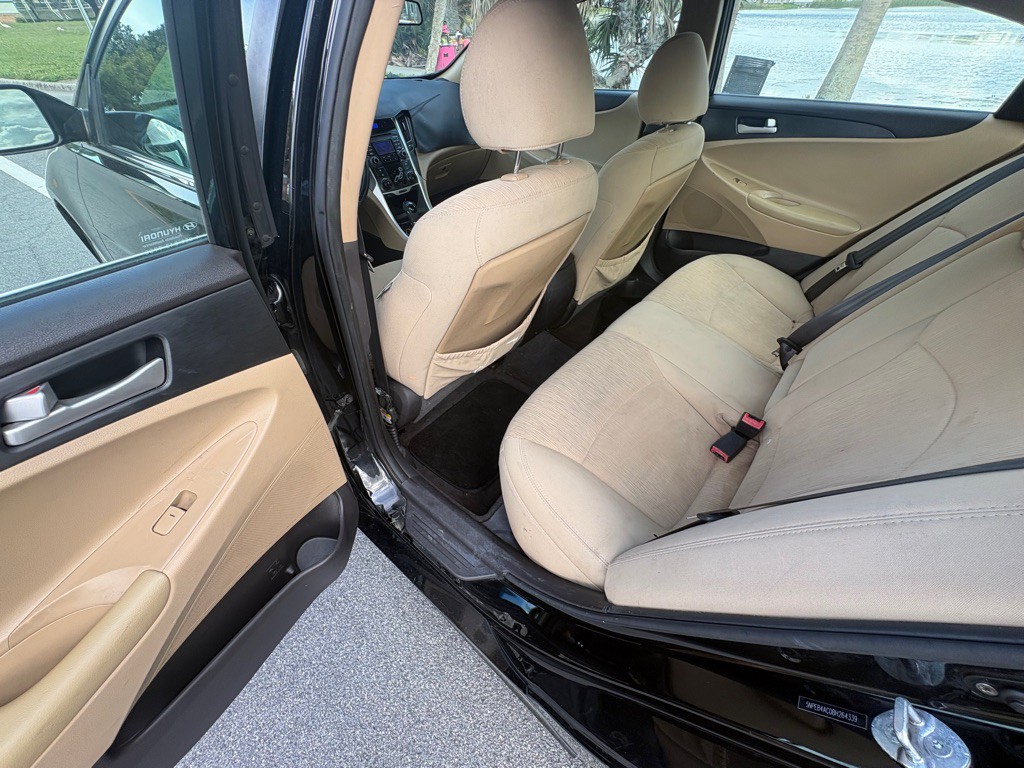 2011 Hyundai Sonata Image 10