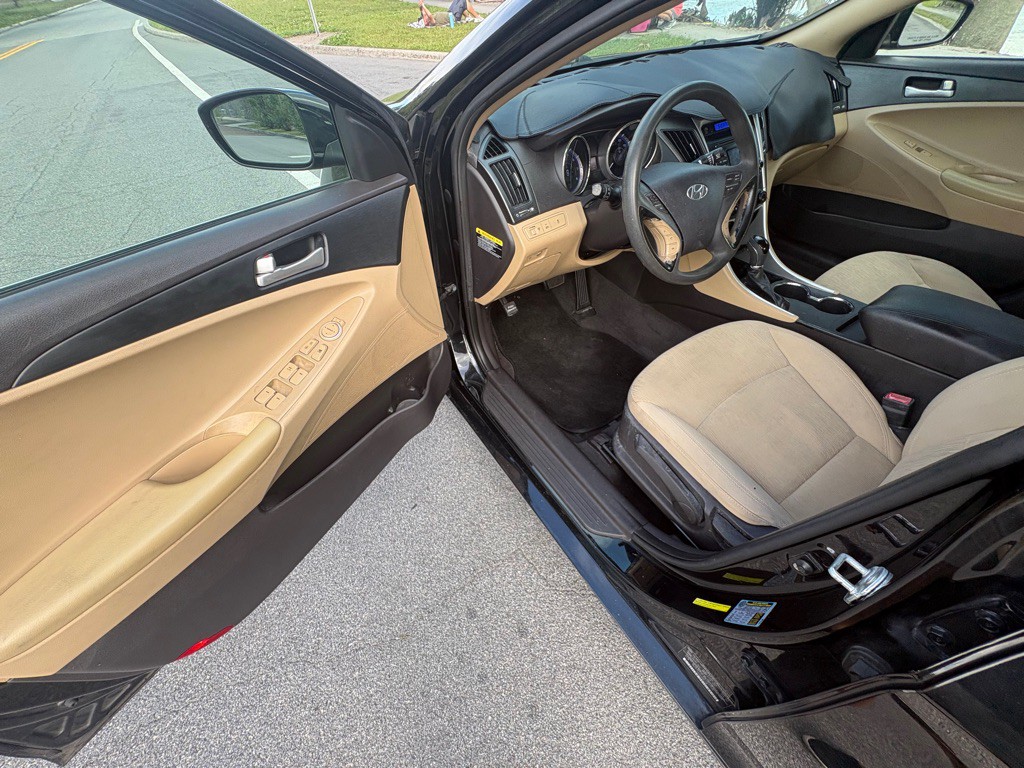 2011 Hyundai Sonata Image 14