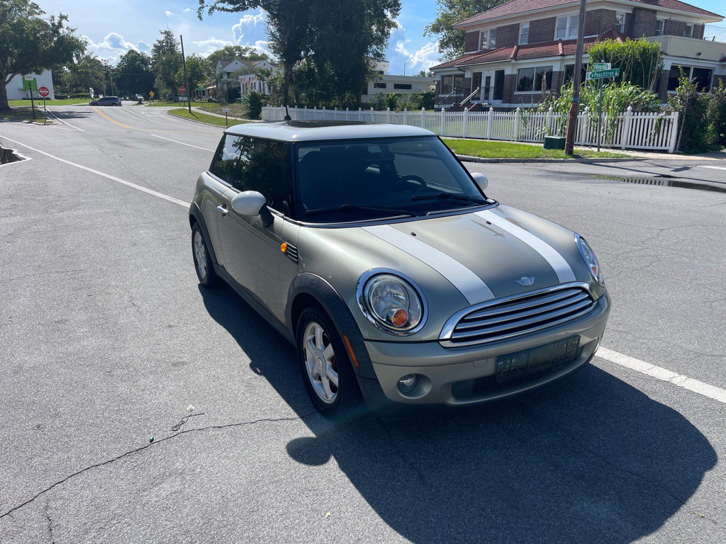 2008 MINI Cooper Image 4