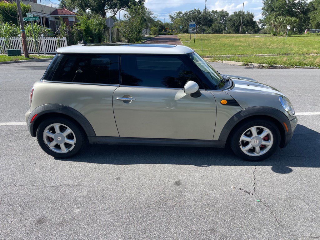 2008 MINI Cooper Image 5
