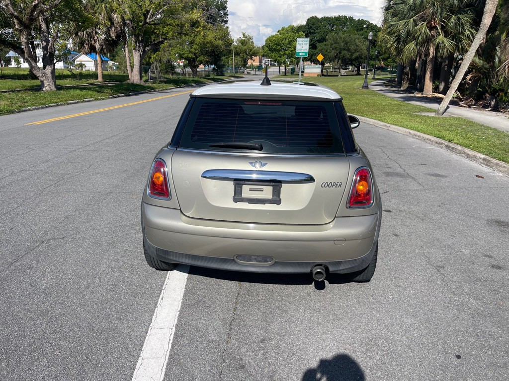 2008 MINI Cooper Image 8