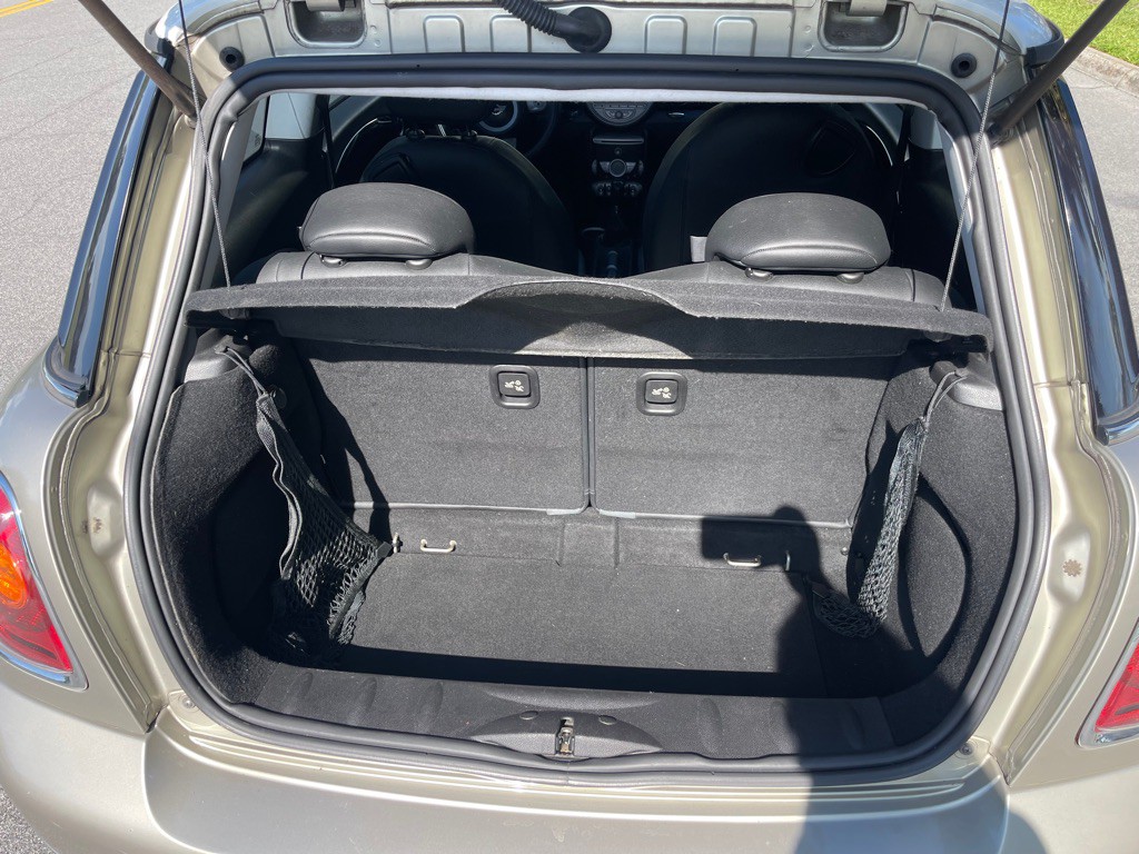 2008 MINI Cooper Image 10