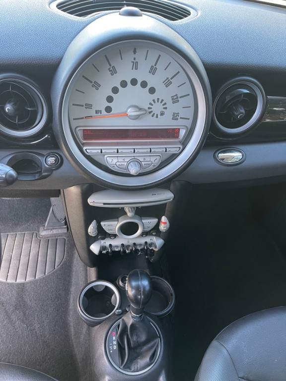 2008 MINI Cooper Image 16