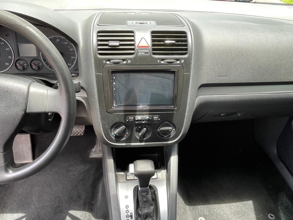 2009 Volkswagen Jetta Image 14