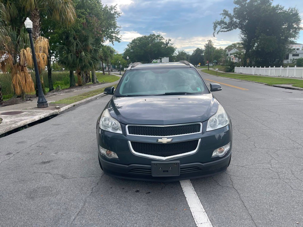2011 Chevrolet Traverse Image 3
