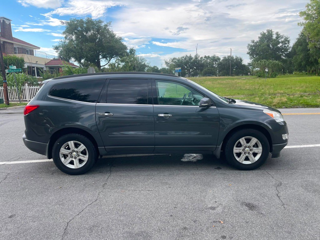 2011 Chevrolet Traverse Image 5