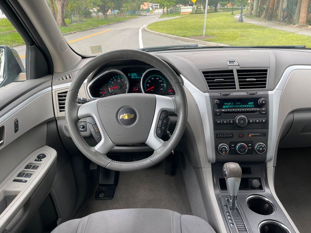 2011 Chevrolet Traverse Image 11