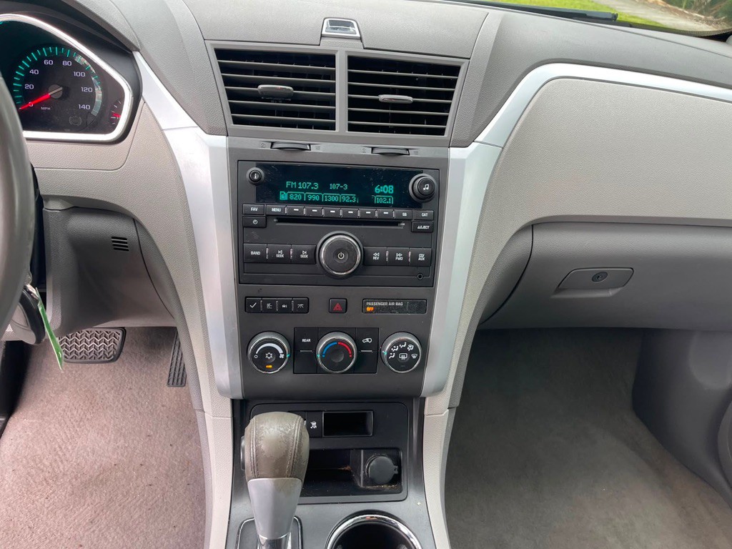 2011 Chevrolet Traverse Image 13