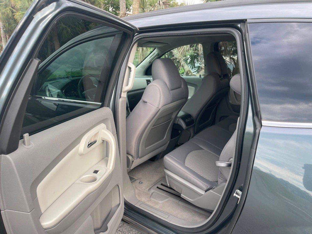 2011 Chevrolet Traverse Image 14