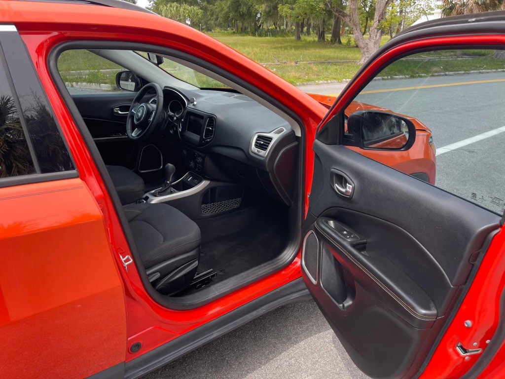 2019 Jeep Compass Image 16